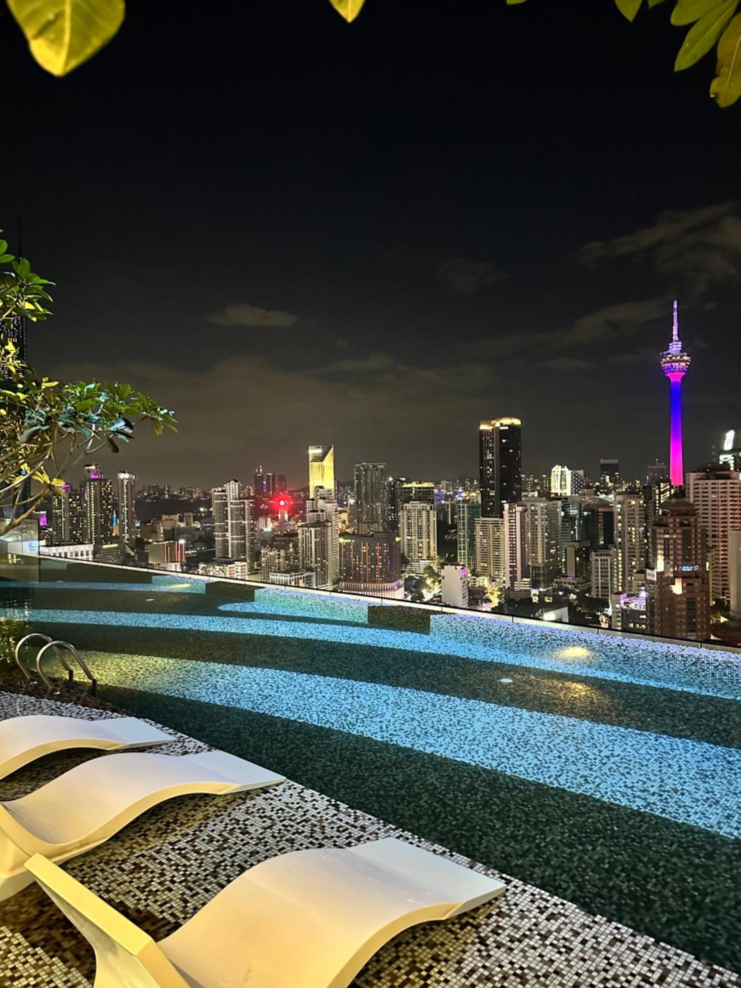 Axon Suites Premium